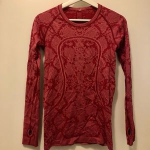 Lululemon run swiftly long sleeve, size 6 (snug)